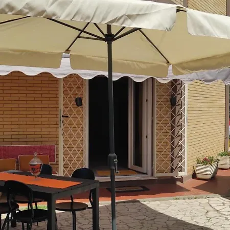 Villa Lido Dei Pini 4 Persone Giardino 350Mq Wifi 3 Chilometri Dal Mare * Lido dei Pini